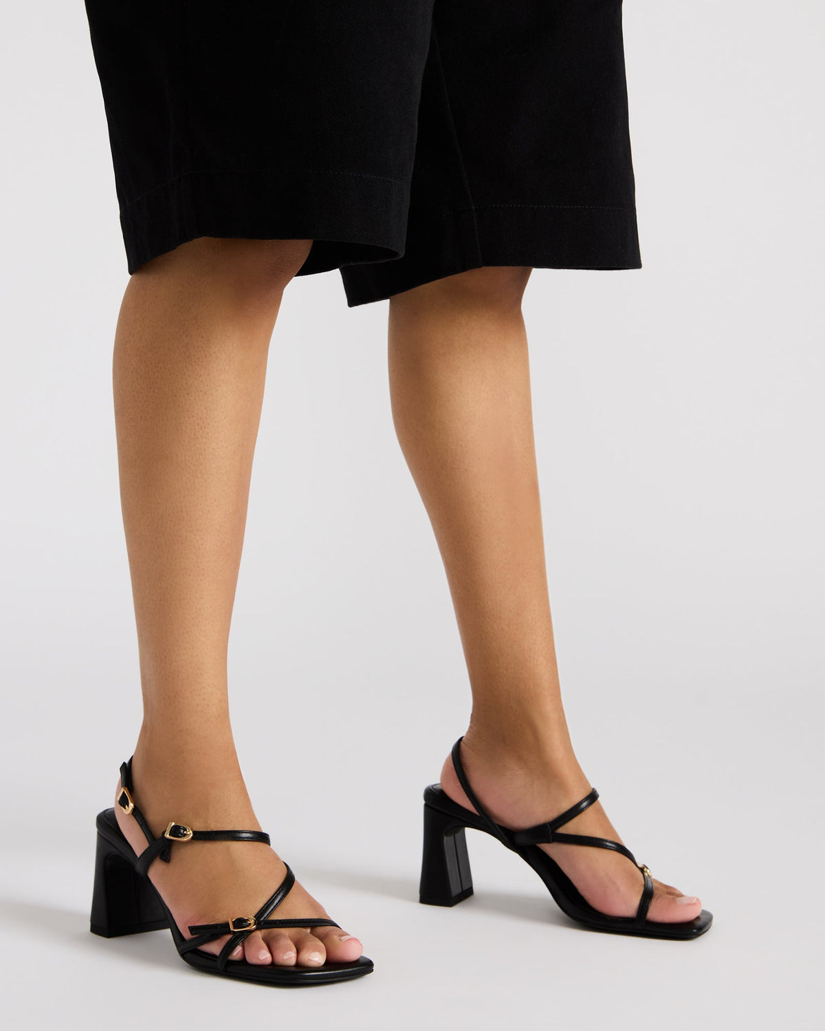 VANTAGE Caramel Women's Square-Toe Strappy Slingback Heel | Steve Madden New