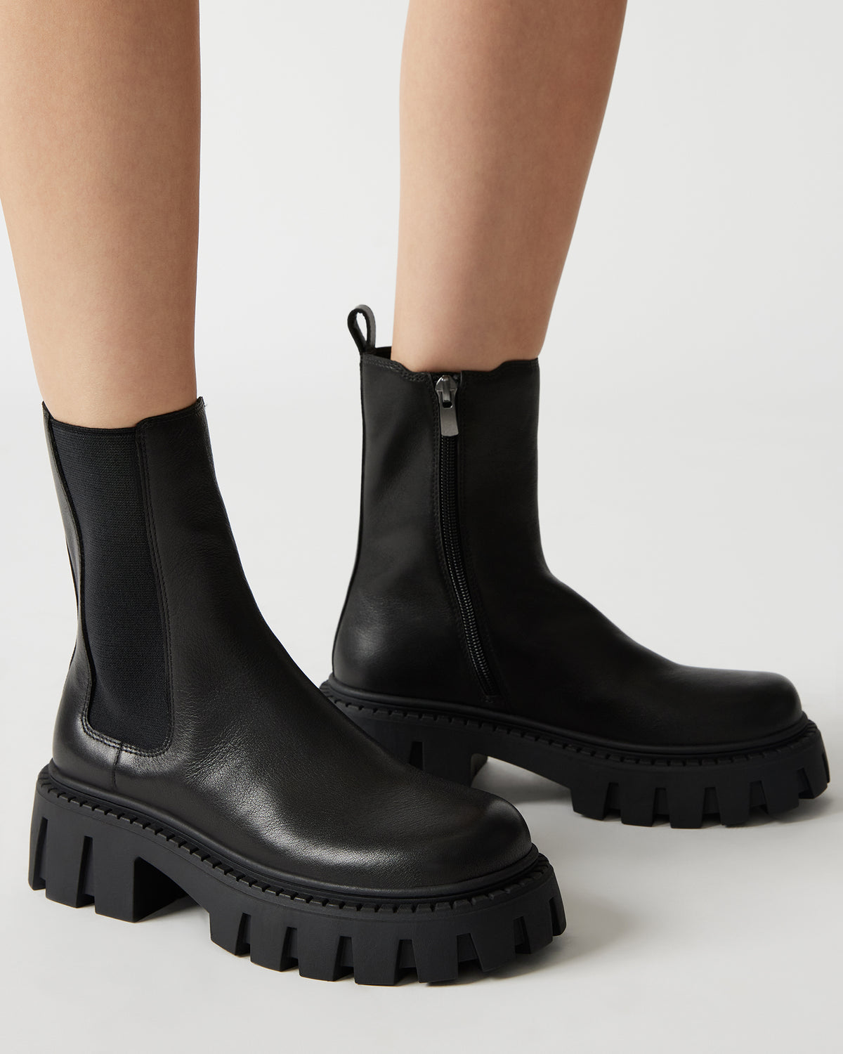 CHARGES Black Leather Platform Bootie | Women's Booties | Steve Madden Best Seller