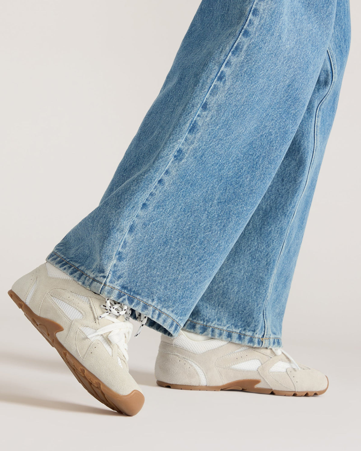 AZIEL White Low-Top Lace-Up Women's Sneakers | Steve Madden Premium