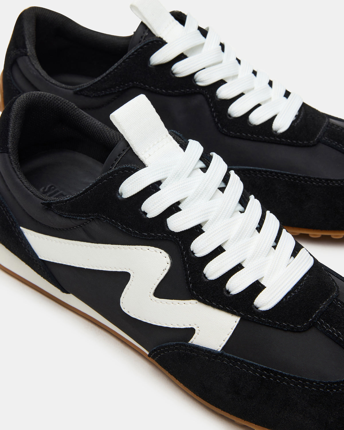 CASPER Black/White Low-Top Lace-Up Women's Sneaker | Steve Madden Hot Sale