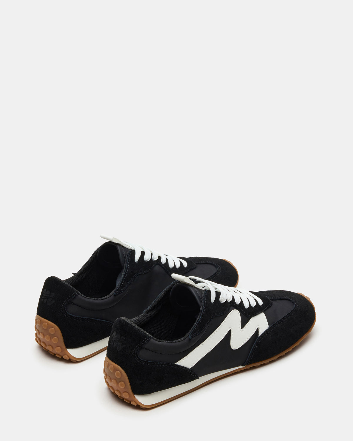 CASPER Black/White Low-Top Lace-Up Women's Sneaker | Steve Madden Hot Sale