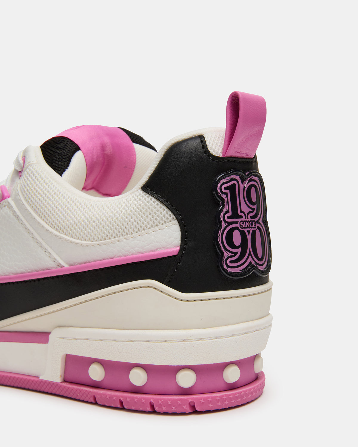 SKATER Black/Pink Low-Top Lace-Up Women's Sneaker | Steve Madden Popular