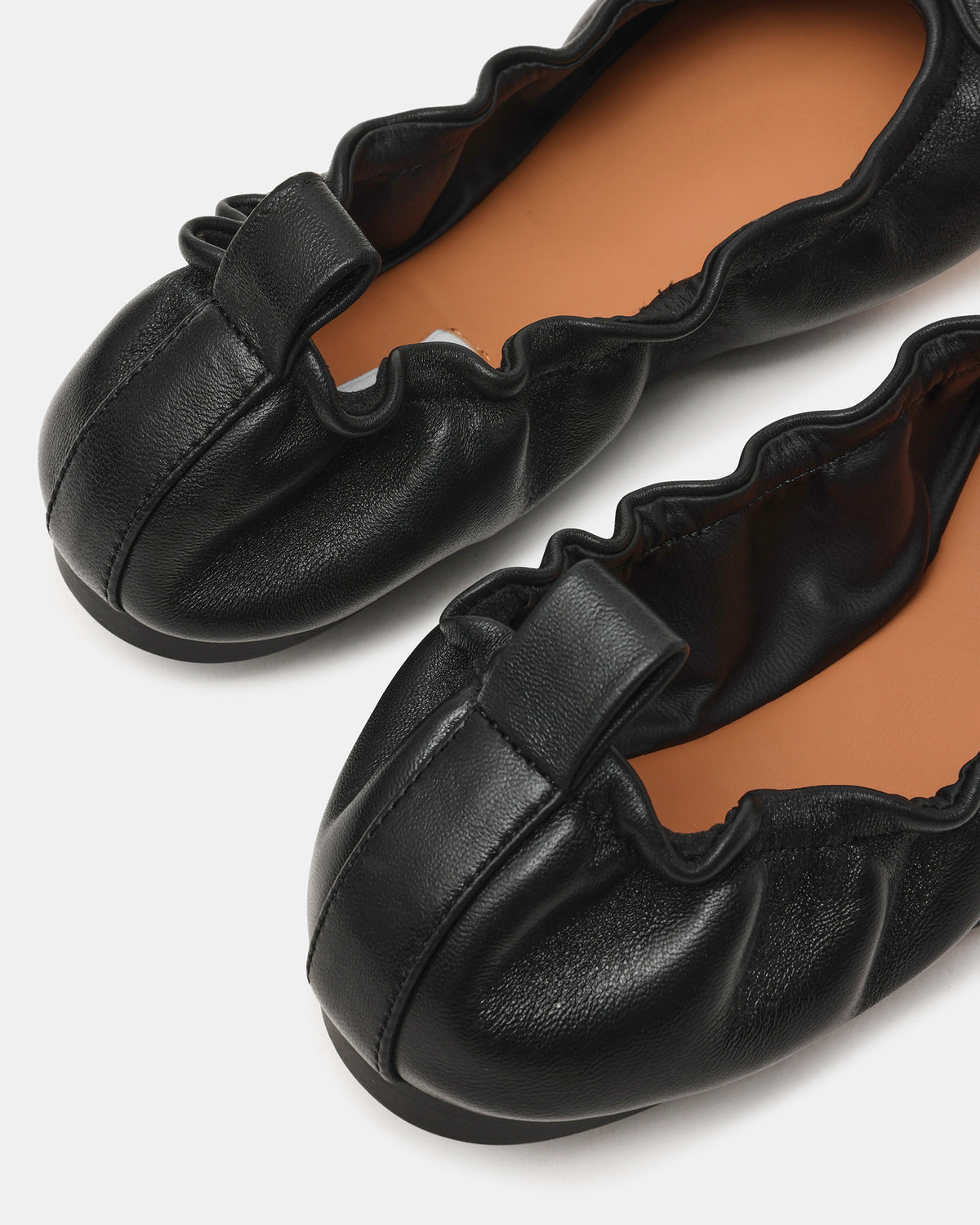 LANTI Black Leather Bow Round-Toe Women's Flat | Steve Madden New
