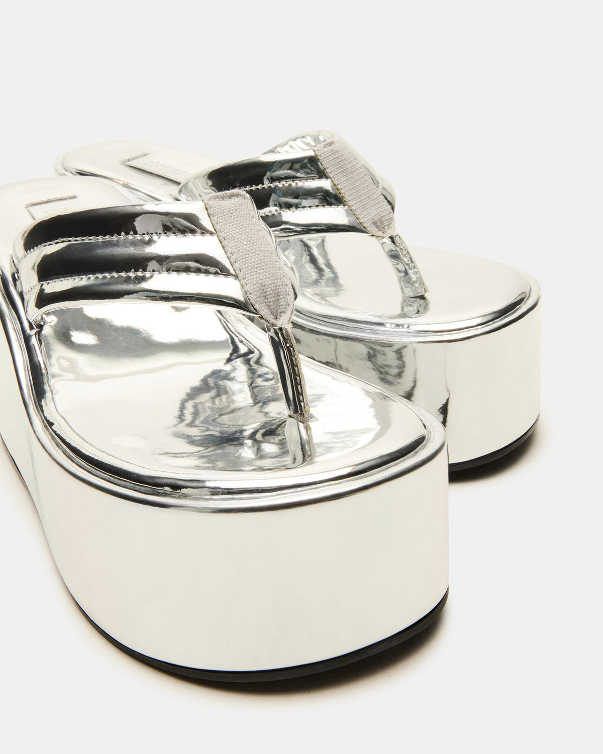 ESCAPISM Silver Crocodile Women's Platform Thong Wedge Sandal | Steve Madden Hot Sale