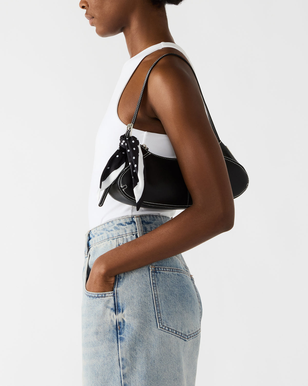 ROXEY Bag Black Crescent-Shaped Top-Zipper Shoulder Strap Handbag | Steve Madden Best Price