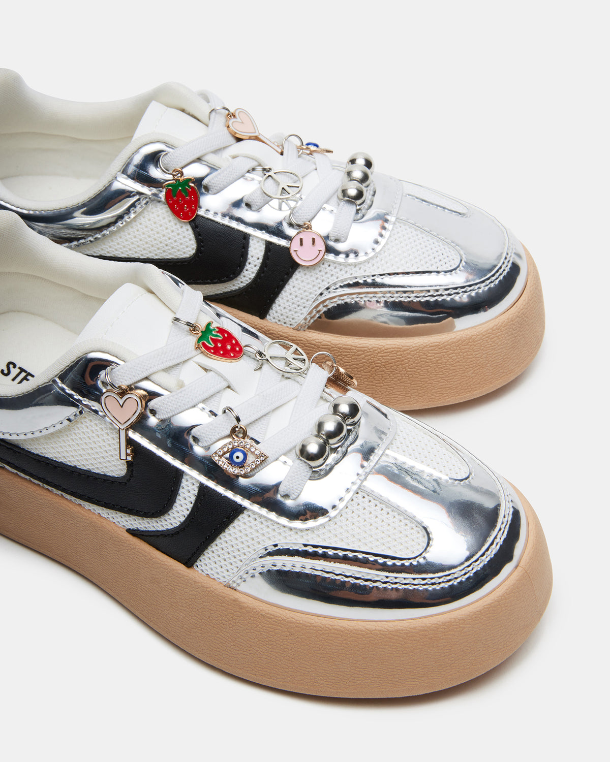 Kids' JERSEY CHARMS Silver Girls' Low-Top Platform Sneaker | Steve Madden Signature