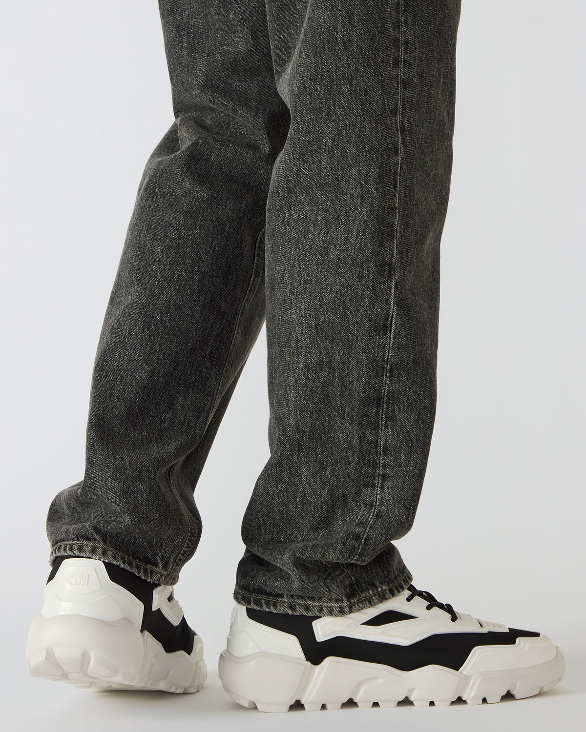 PACE Black/White Low-Top Lace-Up Men's Sneaker | Steve Madden Trending