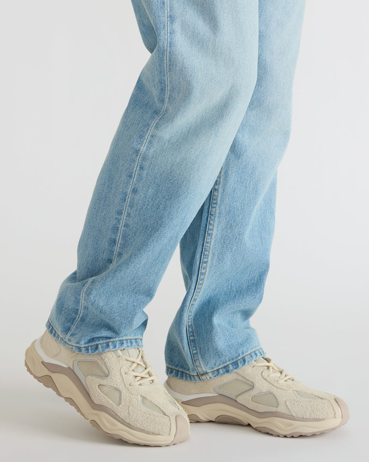 SALVADOR Off-White Low-Top Lace-Up Men's Sneaker | Steve Madden Latest