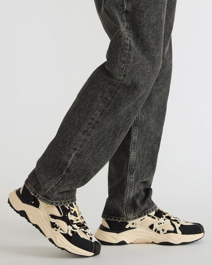 SALVADOR Black/White Low-Top Lace-Up Men's Sneaker | Steve Madden Quality