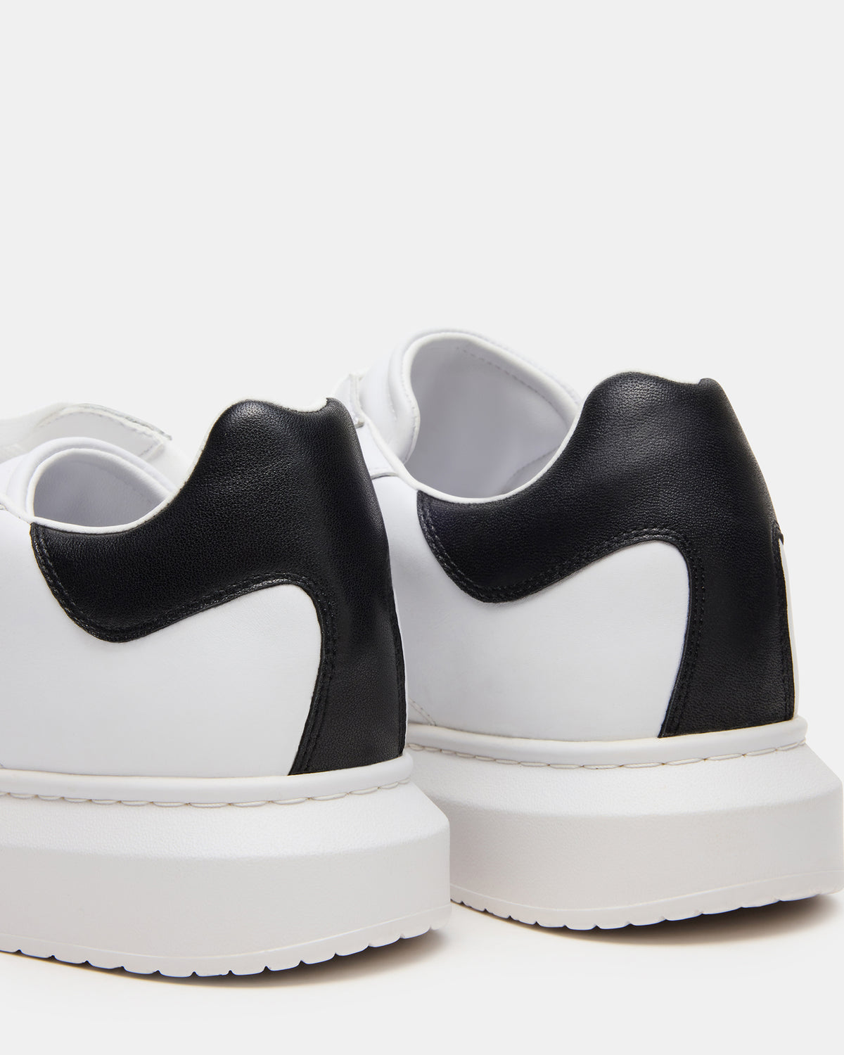 MINOU White/Black Low-Top Lace-Up Men's Sneaker | Steve Madden Trending