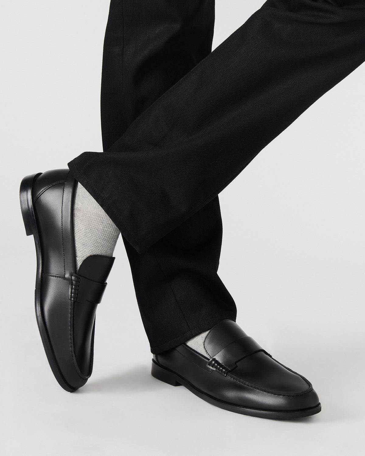 COLVER Black Leather Men's Slip-On Loafer | Steve Madden Essential