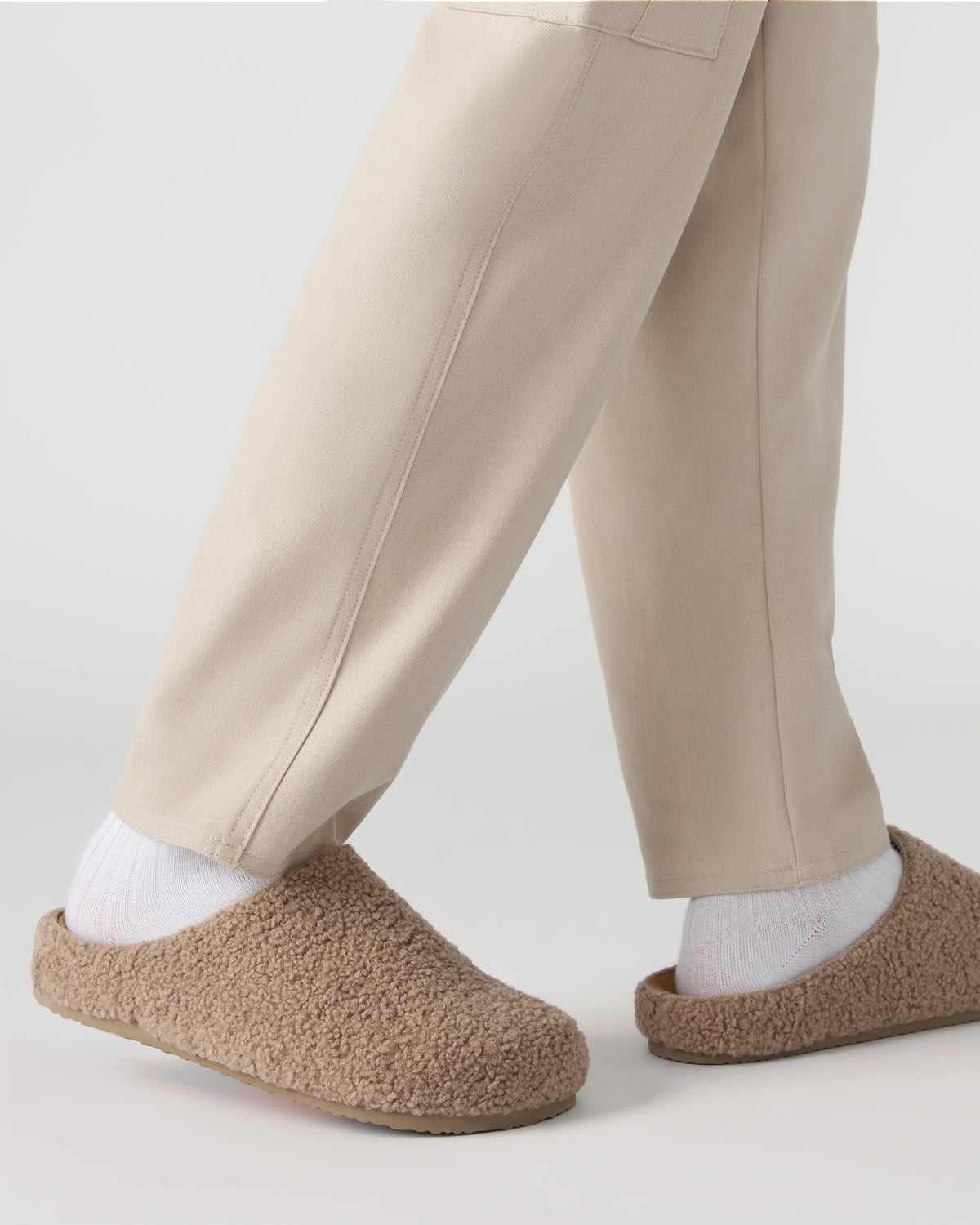 WENDELIN Taupe Faux Shearling Footbed Slip-On Men's Casual Clog | Steve Madden Best Seller