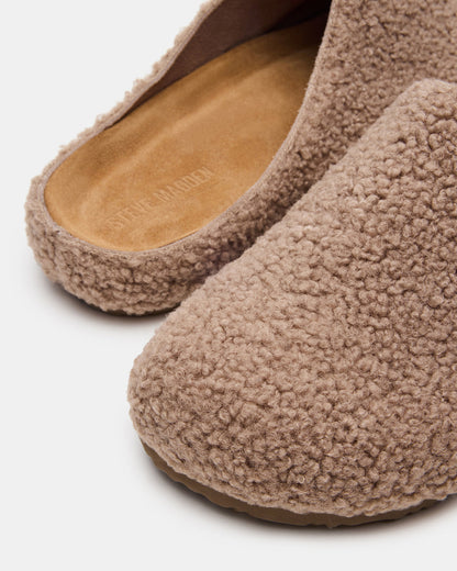 WENDELIN Taupe Faux Shearling Footbed Slip-On Men's Casual Clog | Steve Madden Best Seller
