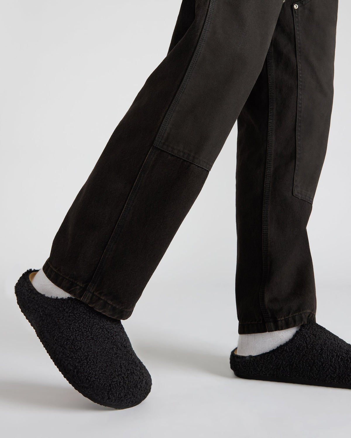 WENDELIN Black Faux Shearling Footbed Slip-On Men's Casual Clog | Steve Madden Trusted