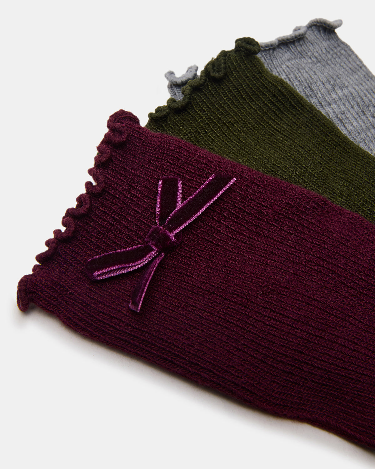 3 PACK FOLLY VELVET BOW RIB CREW SOCKS CHERRY Women's Lettuce Edge Delicate Bow Socks | Steve Madden Premium