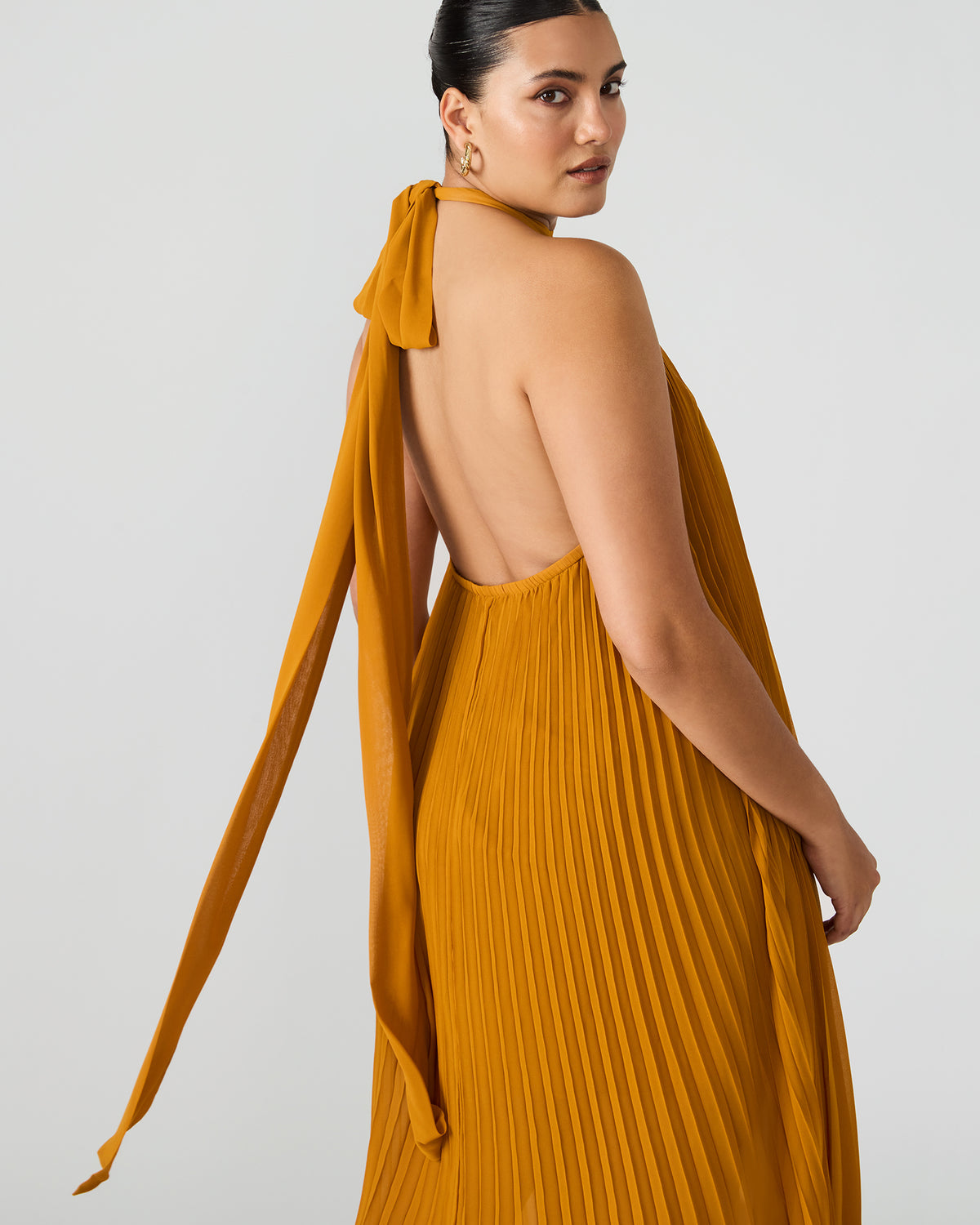 MARAYA Tuscan Gold Flowy Halter Women's Maxi Dress | Steve Madden Best Price