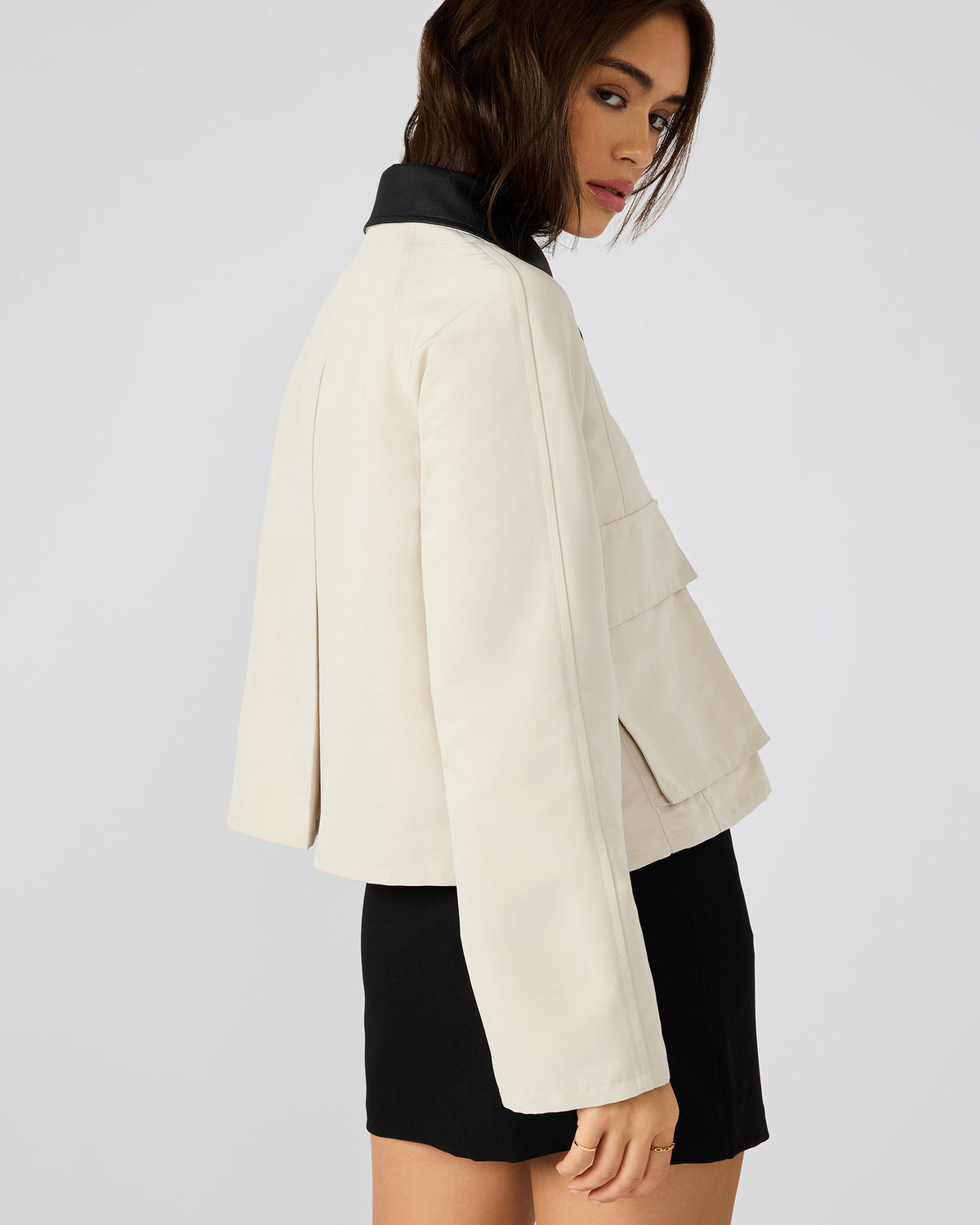 JUSTINA Barn Oatmeal Long-Sleeved Button-Up Women's Jacket | Steve Madden Trending
