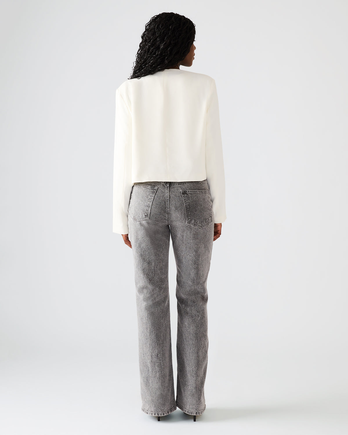 SERENEA White Women's Long-Sleeved Open-Front Blazer | Steve Madden Essential
