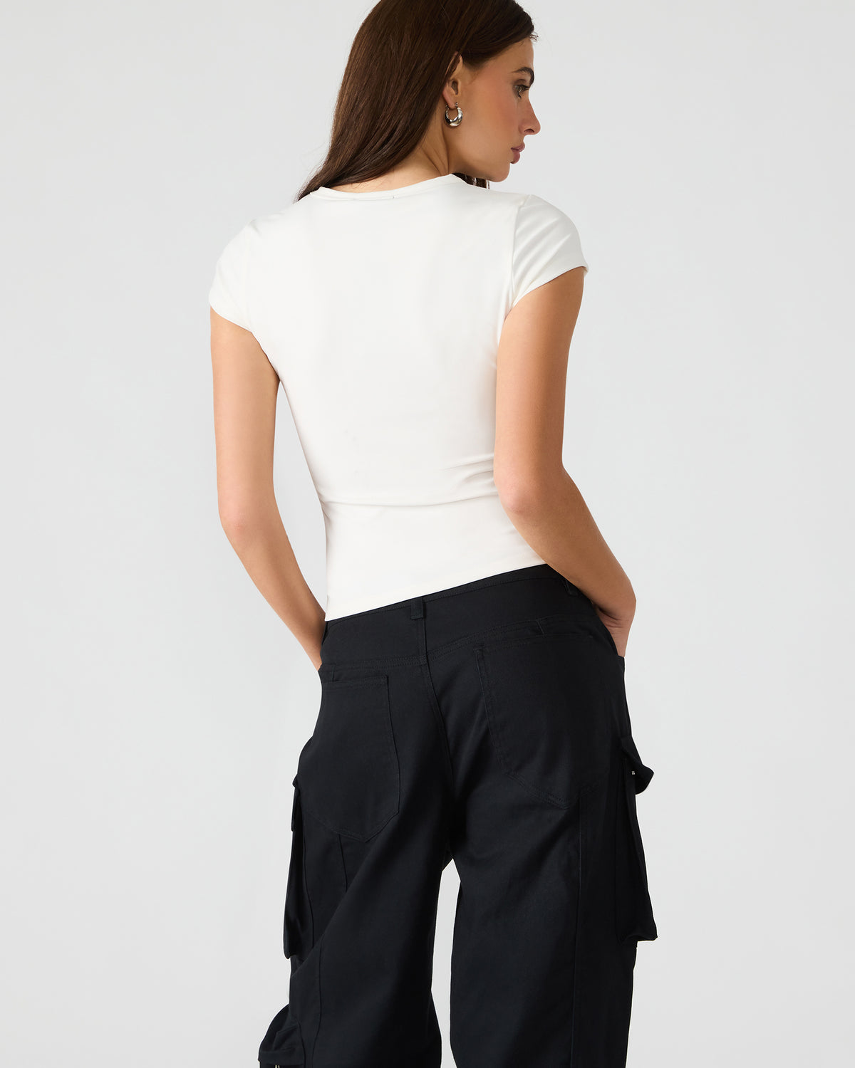 GOLDIE Antique Short-Sleeved Graphic Tee Form-Fitting Women's Top | Steve Madden Classic