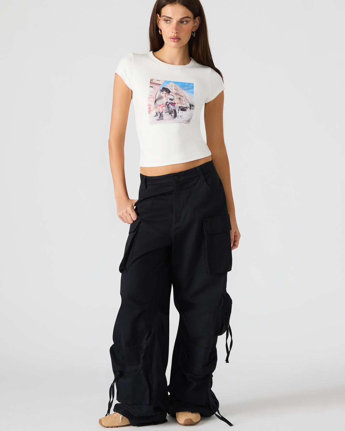 GOLDIE Antique Short-Sleeved Graphic Tee Form-Fitting Women's Top | Steve Madden Classic