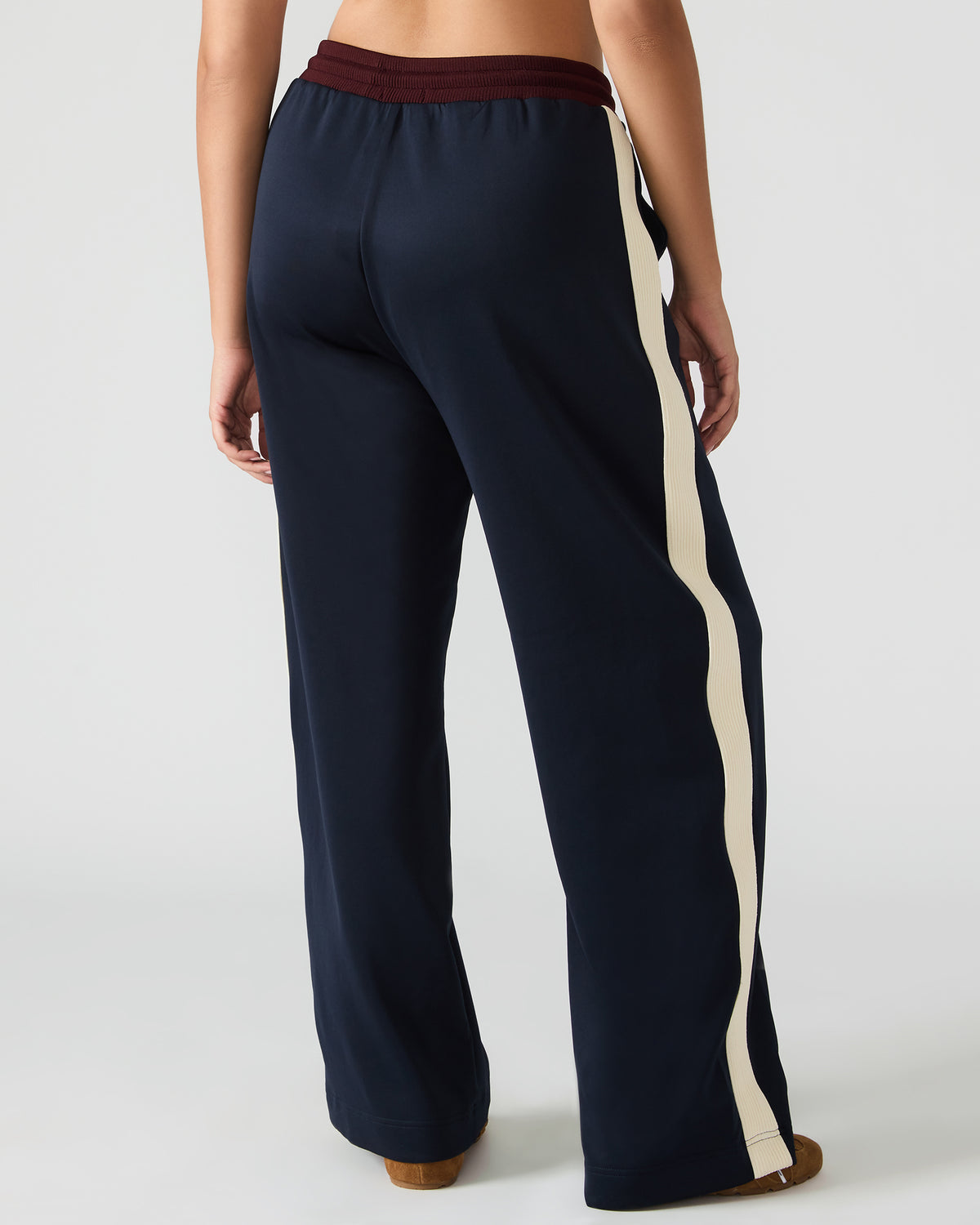 DAISY Midnight Athletic Tie-Front Matching Set Women's Pants | Steve Madden Discount