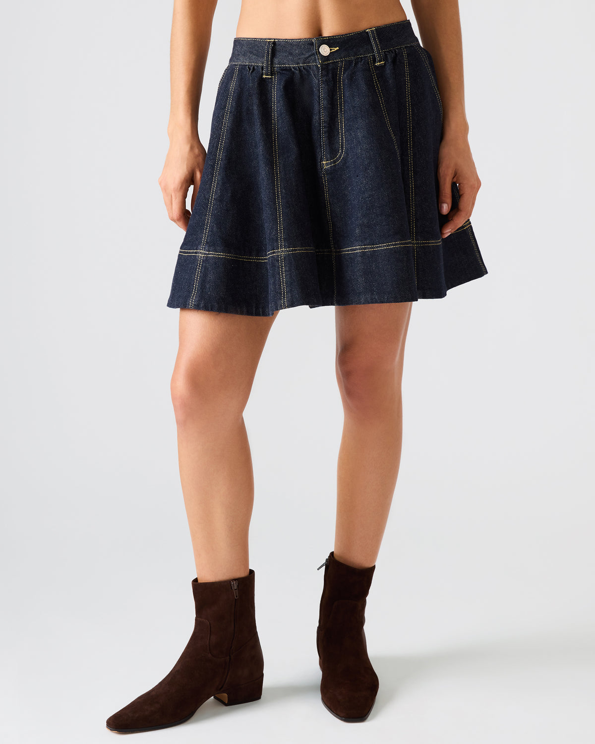 SLOAN Ink Denim Flowy Mini Women's Skirt | Steve Madden Recommended
