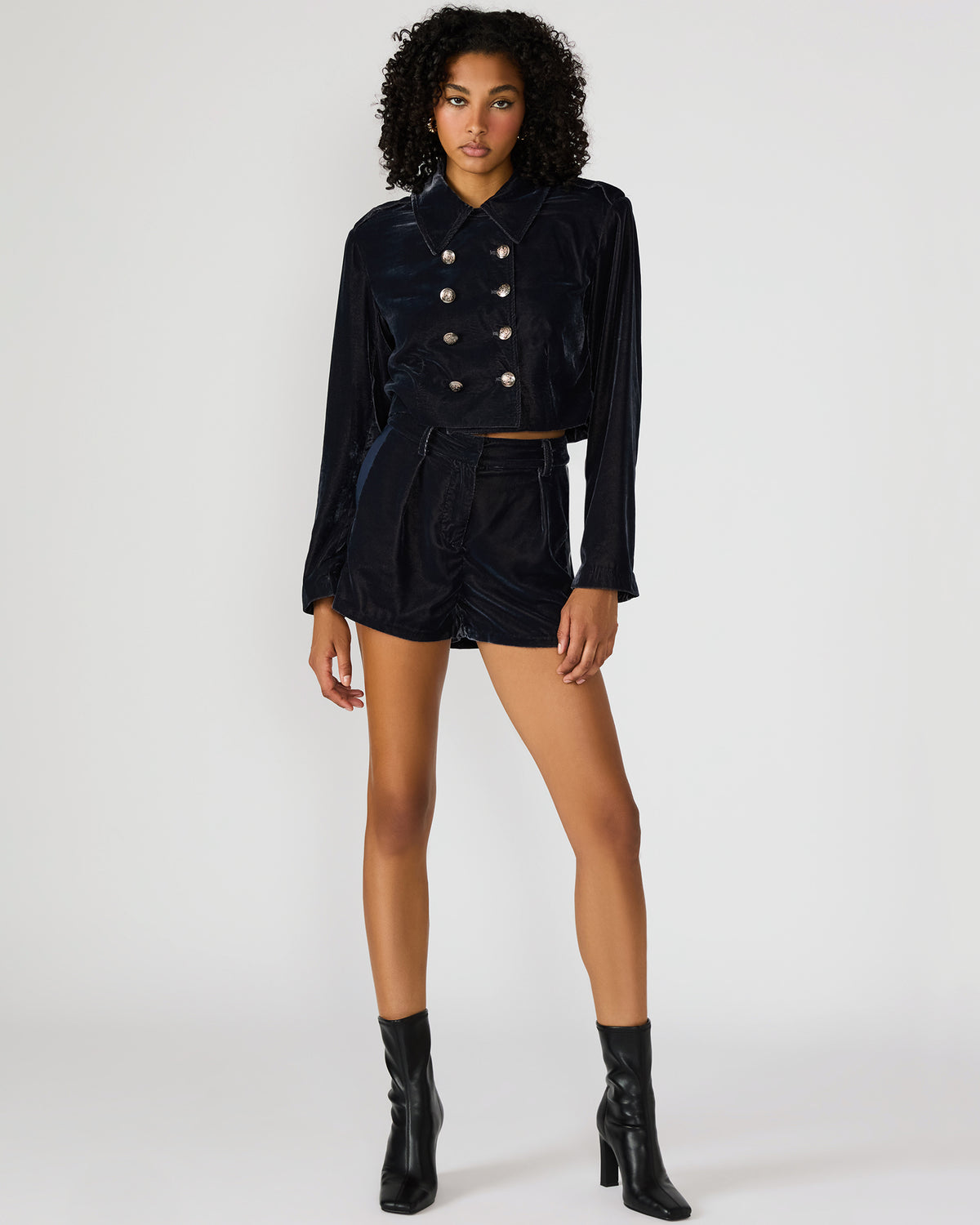 MINNETTA Indigo Haze Velvet Women's Shorts | Steve Madden Quality