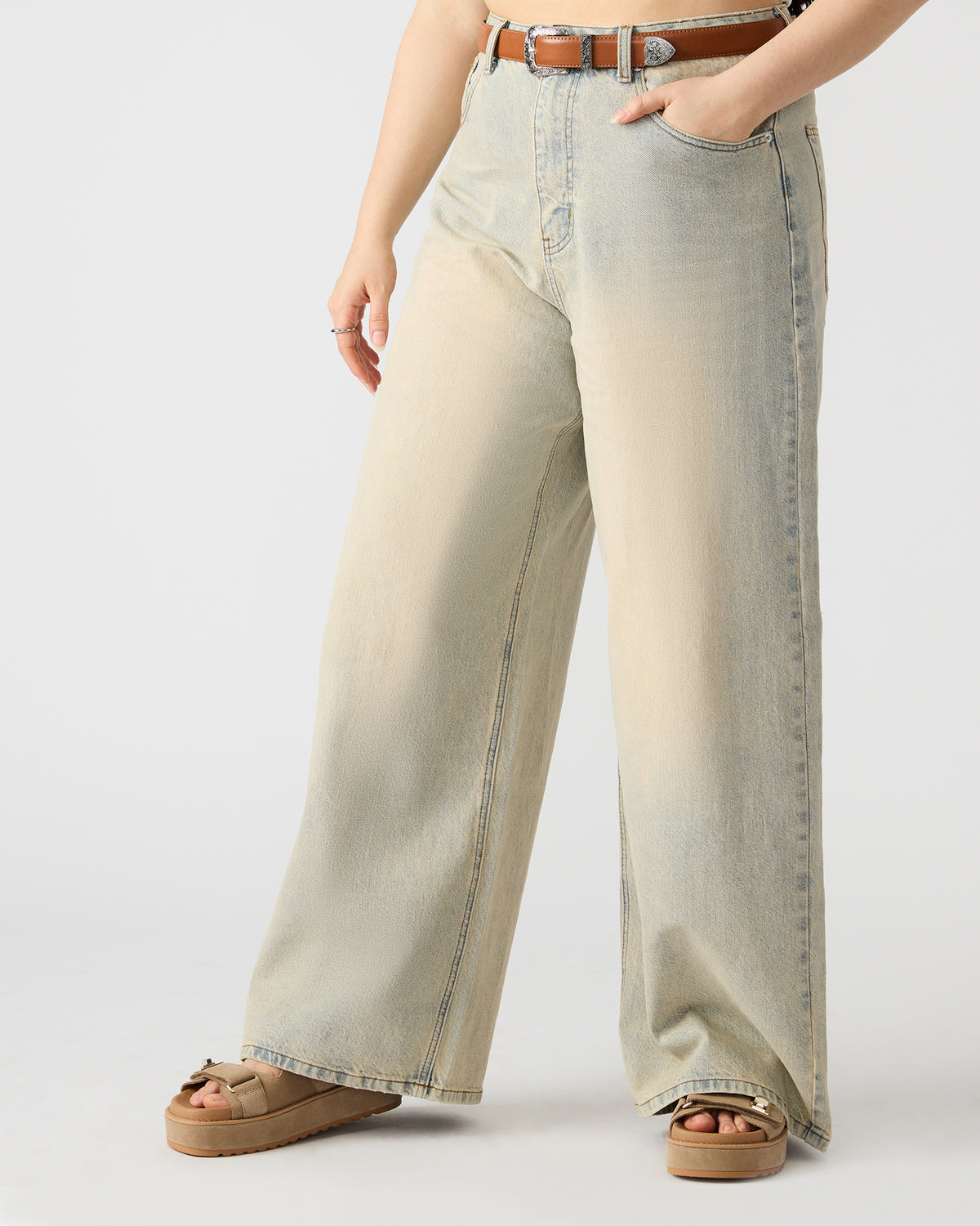 MAGNUS Women's Washed Denim Wide-Leg Jeans | Steve Madden Best Seller